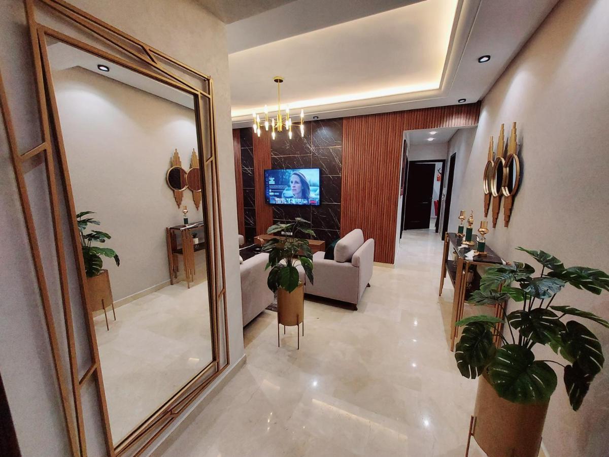 Modern Apartment Opposite The Hassan2 Mosque, Very Well Equipped And Stylish, 85 M2 With Gym And Direct Sea View With Underground Garage , Prohibits Unmarried Couples Of Arab Origin Καζαμπλάνκα Εξωτερικό φωτογραφία